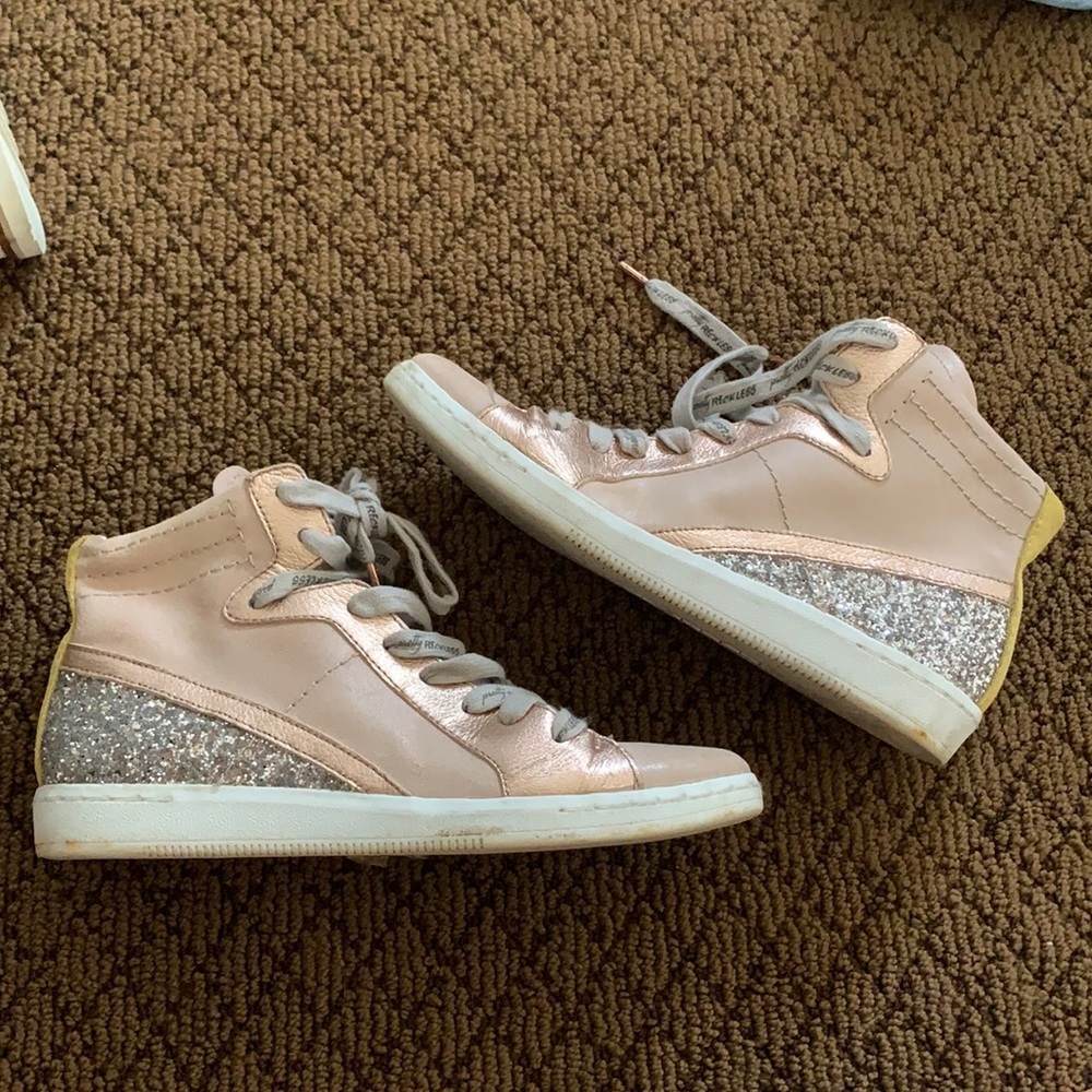 Dolce vita sneakers. Size 9